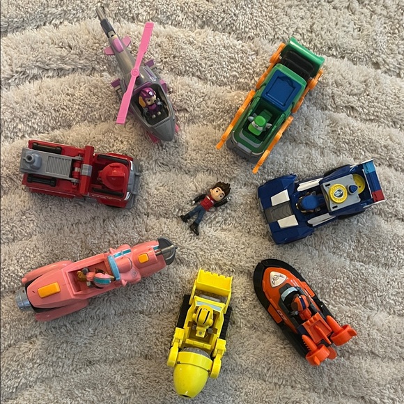 Paw Patrol | Car + Figure Bundle - Picture 2 of 4